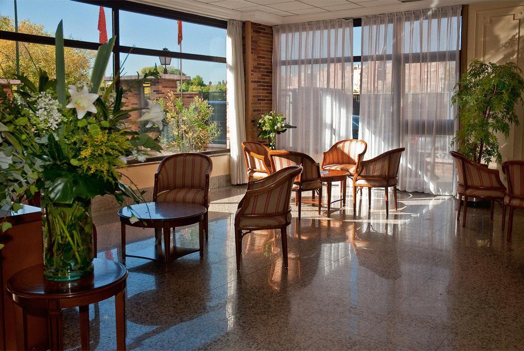 Aparthotel Convencion-Barajas Madrid Kültér fotó