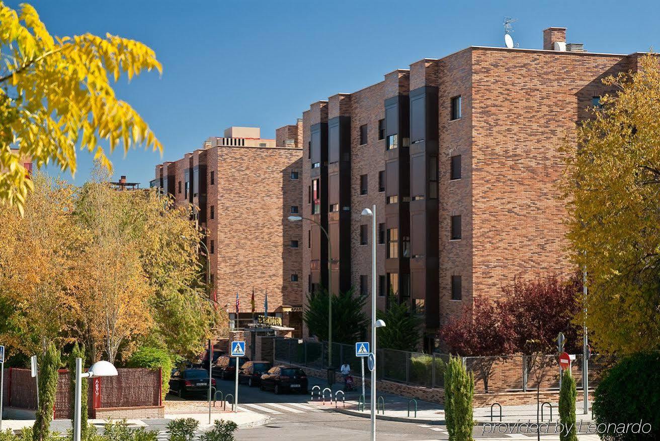 Aparthotel Convencion-Barajas Madrid Kültér fotó